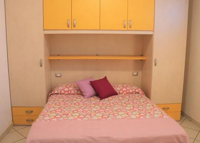 Bright Flat Surrounded By Pools * 比比翁