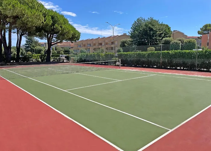 公寓 Bright Flat Surrounded By Pools 比比翁