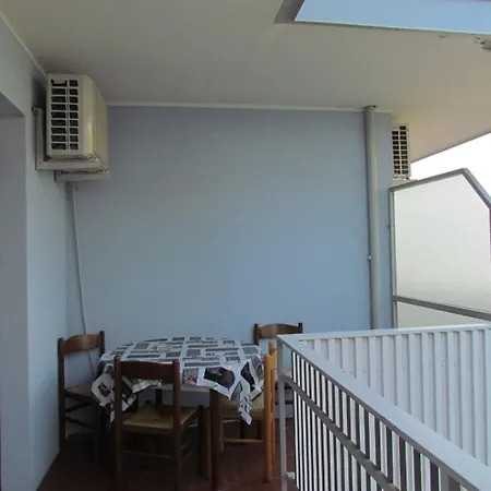 Bright Flat Surrounded By Pools Lägenhet *