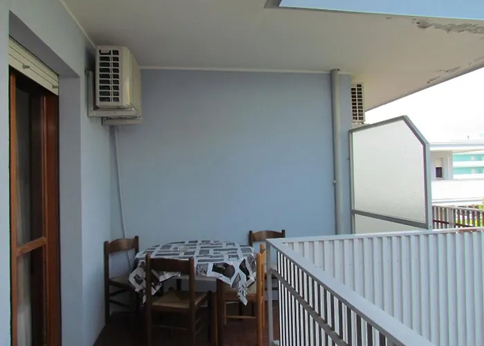 Bright Flat Surrounded By Pools Apartment *